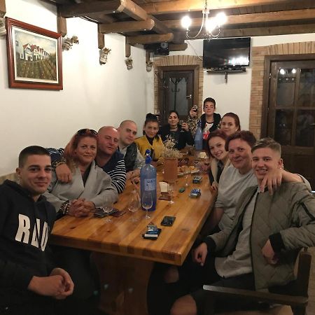 Berger Pince-vendégház, Hajósi pincék Extérieur photo