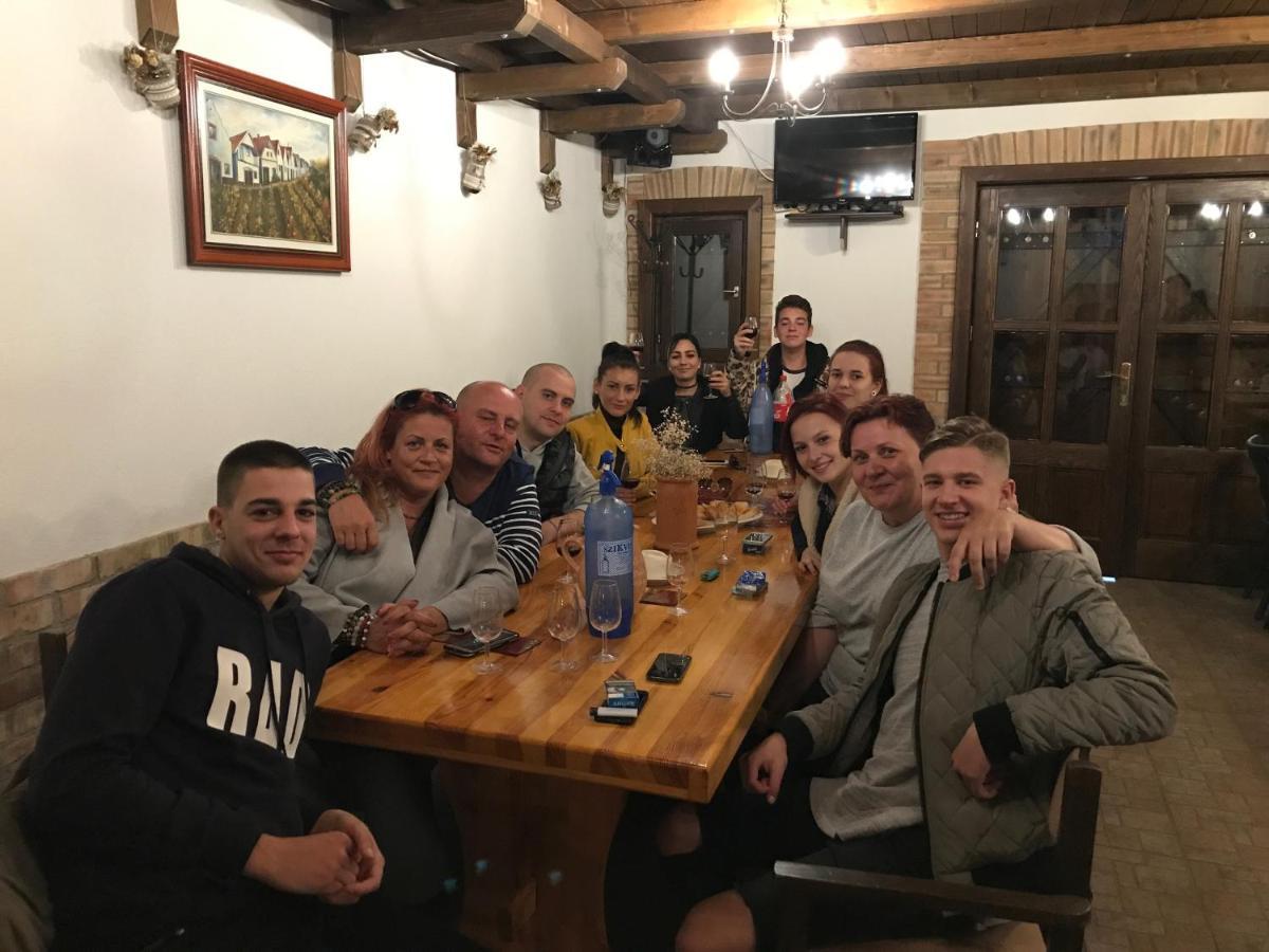Berger Pince-vendégház, Hajósi pincék Extérieur photo
